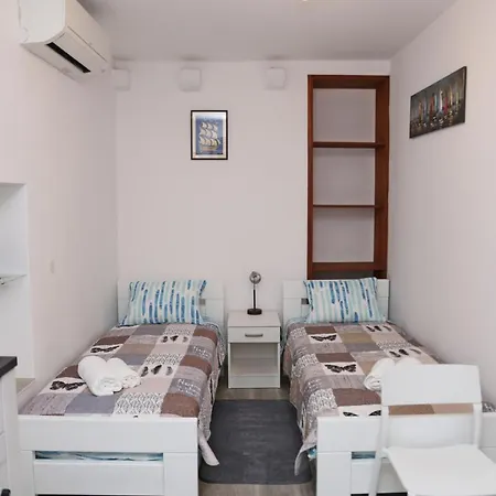 Sailboat House דירה קורצולה
