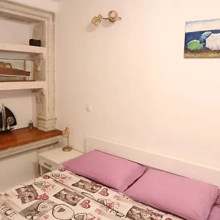 Sailboat House Apartment *