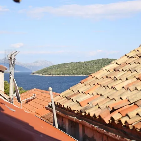 Sailboat House * Korčula
